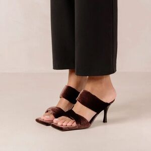 Alohas Velvet Heels